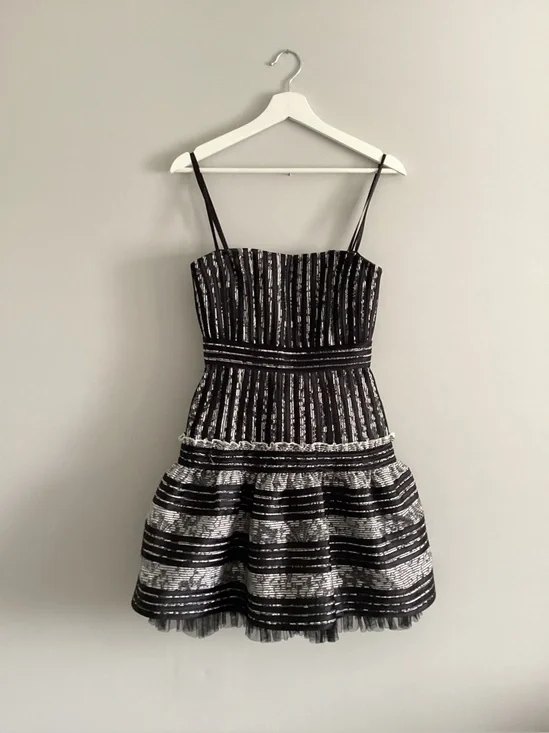 BCBG MaxAzria ‘Madeline’ Structured Strapless Dress, Size 2 - Picture 2 of 12